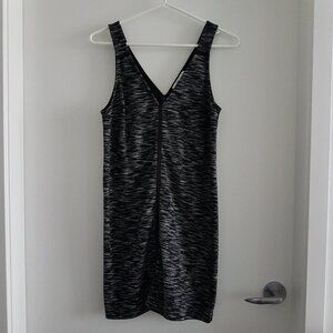 2/$20🛍Abercrombie & Fitch Space Dye Fitted Shift Dress V-Neck Sleeveless Size M